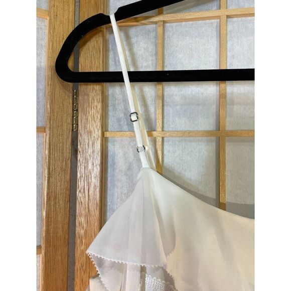 WHBM Med Fringe Sleeveless Blouse - Picture 6 of 16